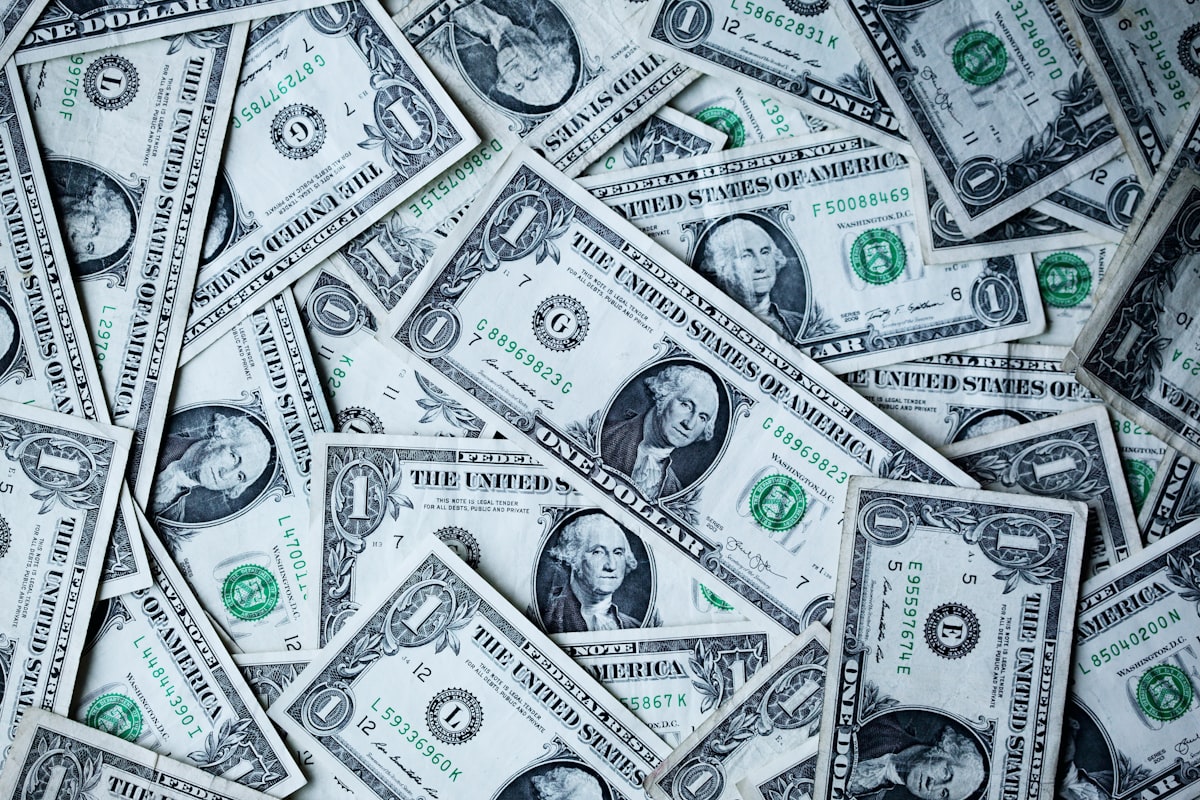 Exchange currencies